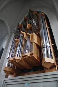 Avec orgue pour musique du seigneur